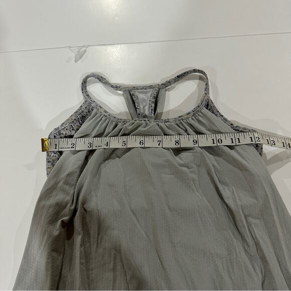 Lululemon No Limits Tank in Silver Spoon‎ / Petite Fleur Silver Spoon Size 6 - Picture 9 of 10
